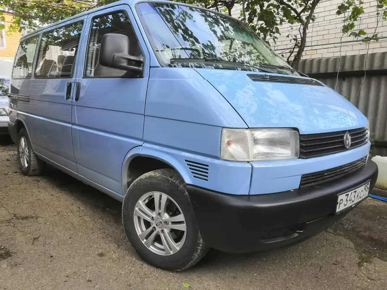 Volkswagen Transporter 2001 - Микроавтобусы (Авто) в Омск