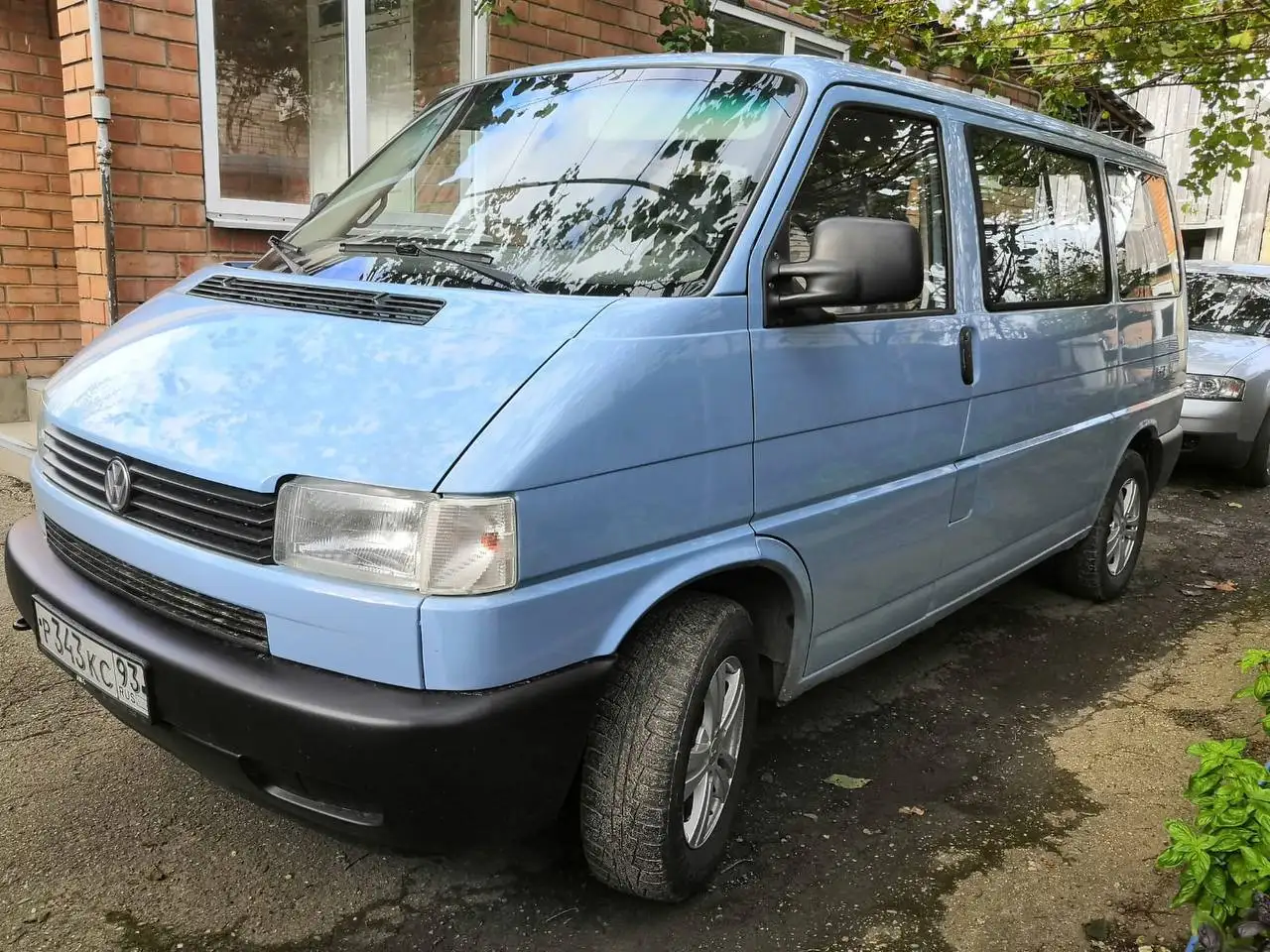 Volkswagen Transporter 2001 - Микроавтобусы (Авто) в Омск