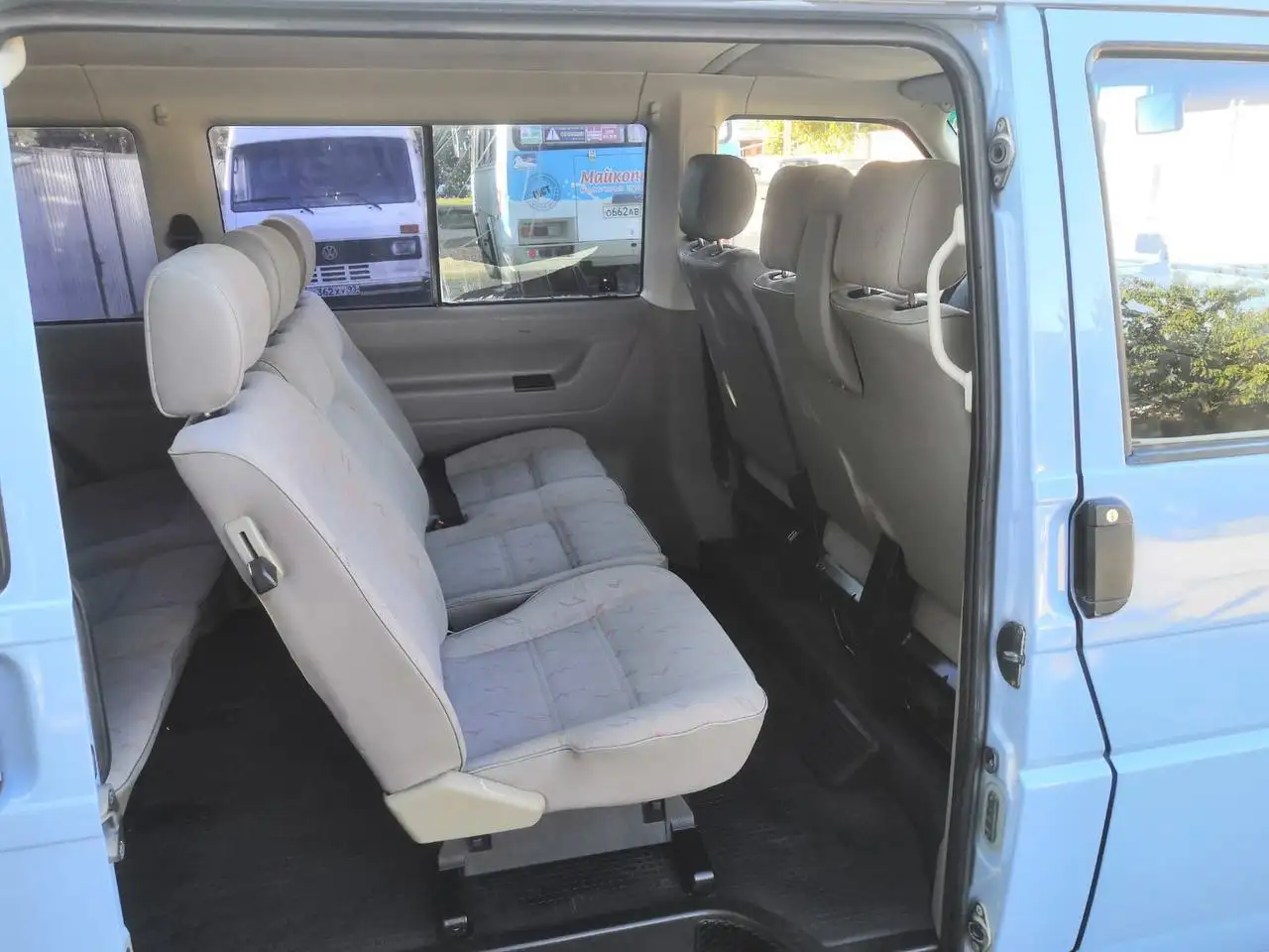 Volkswagen Transporter 2001 - Микроавтобусы (Авто) в Омск