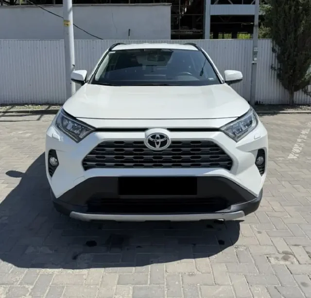 Toyota RAV4 2019 - Легковые авто в Омск