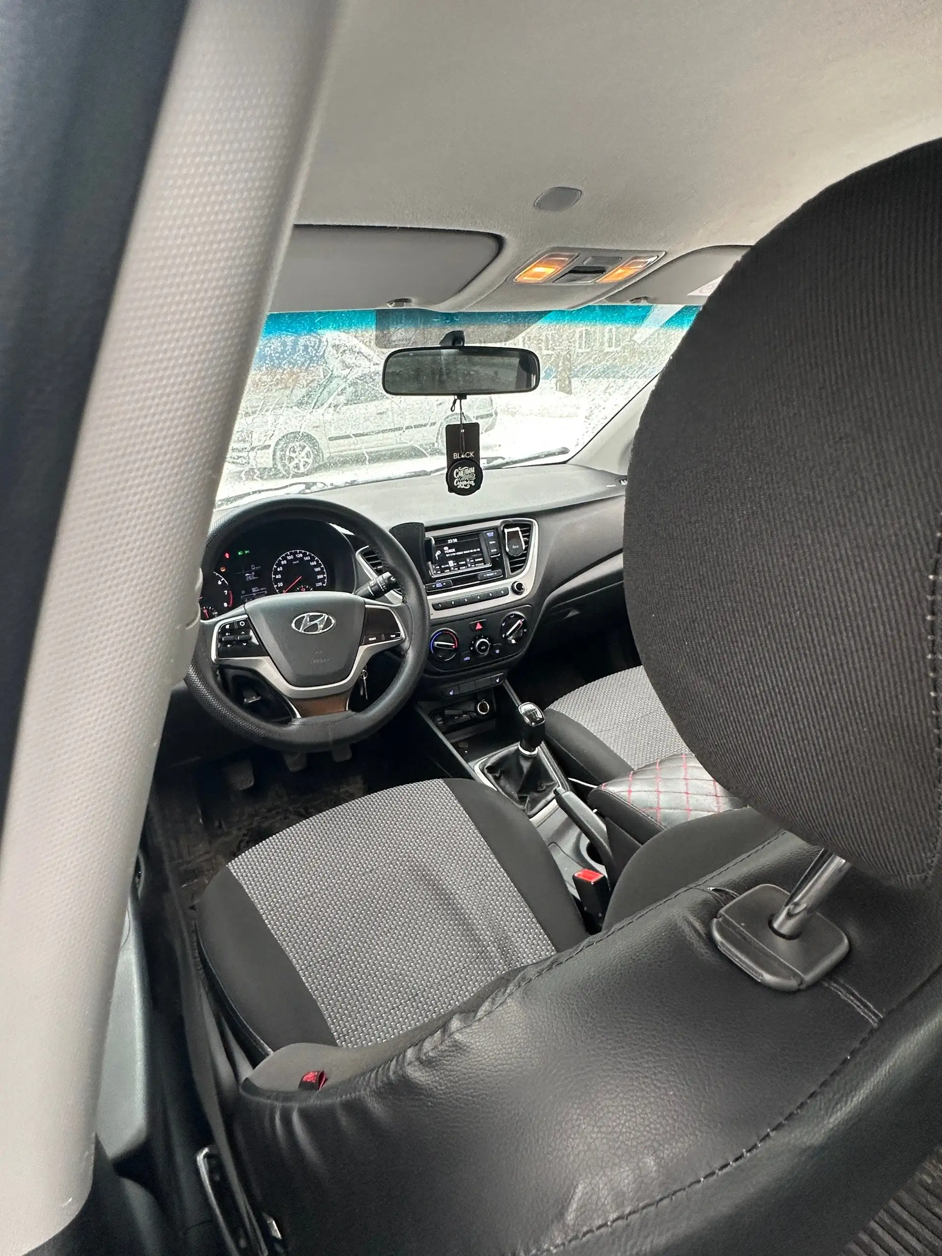 Hyundai Solaris 2017 - Легковые автомобили (Авто) в Омск