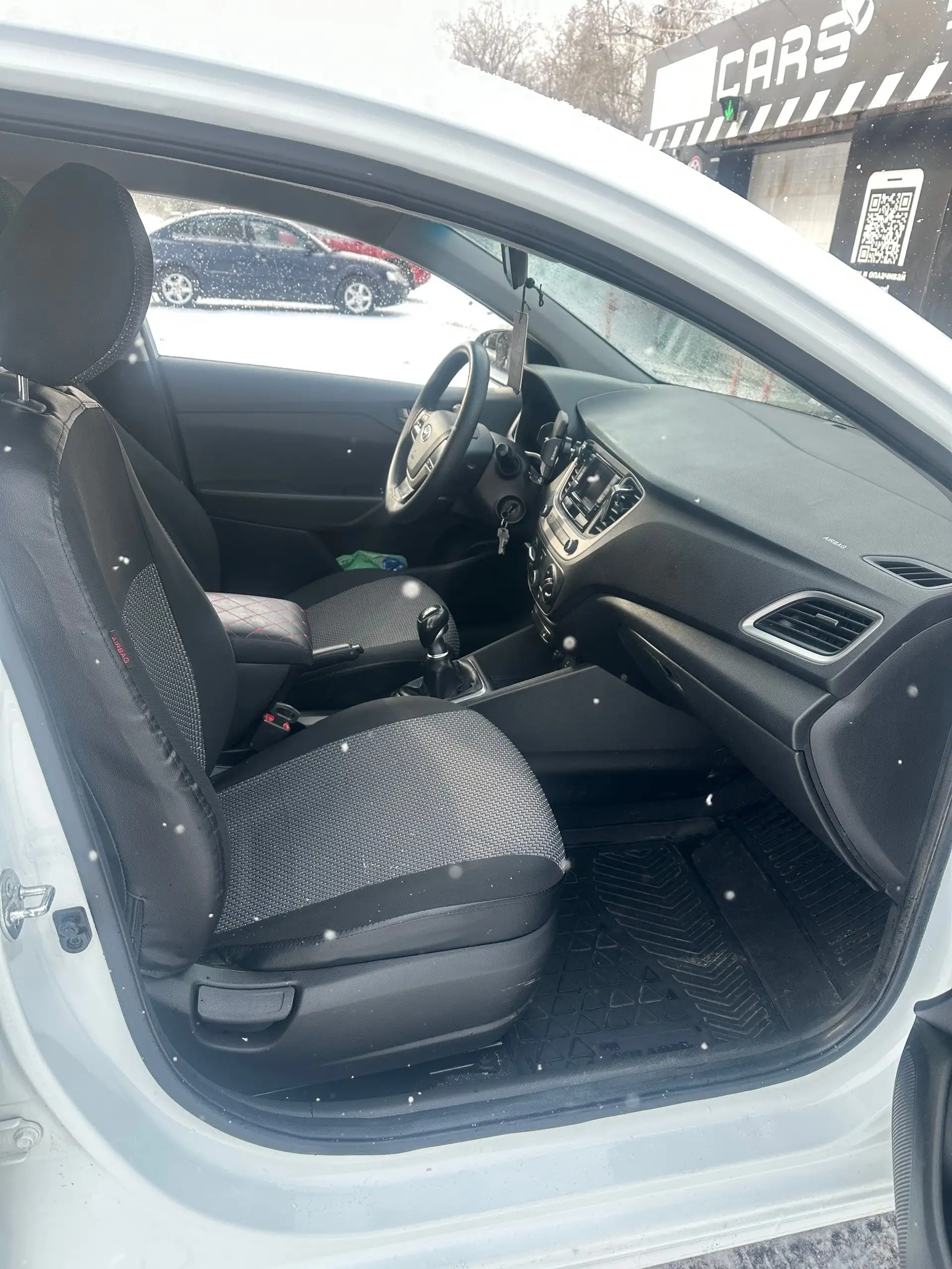 Hyundai Solaris 2017 - Легковые автомобили (Авто) в Омск