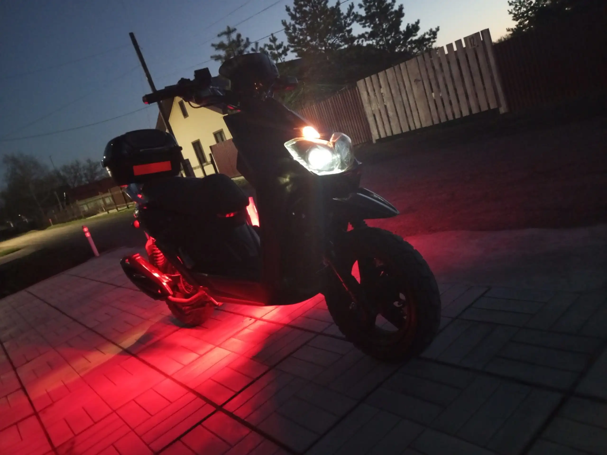 Продам скутер - Скутеры и мотоциклы (Авто) в Омск