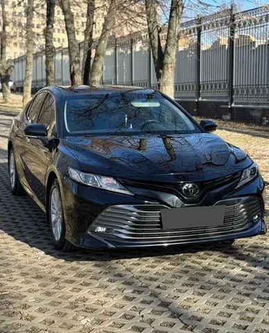 Toyota Camry 2020 - Автомобили с пробегом в Омск