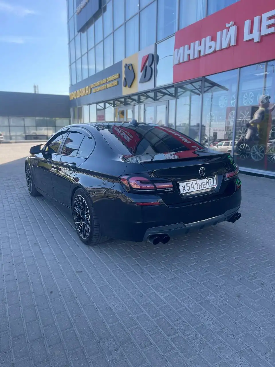BMW F10 520d xDrive 2012 - Седаны (Авто) в Омск