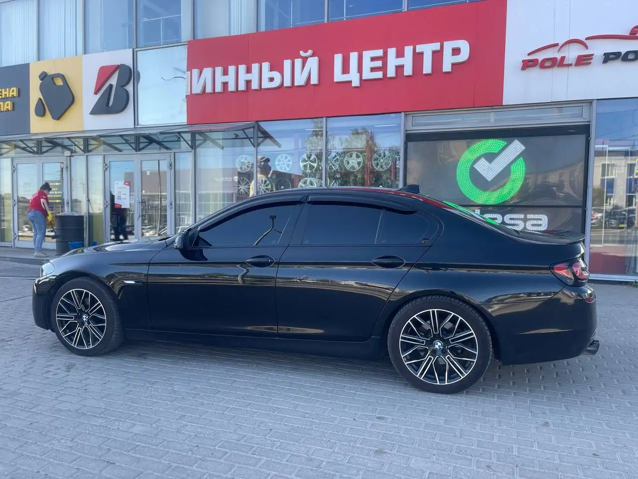 BMW F10 520d xDrive 2012 - Седаны (Авто) в Омск