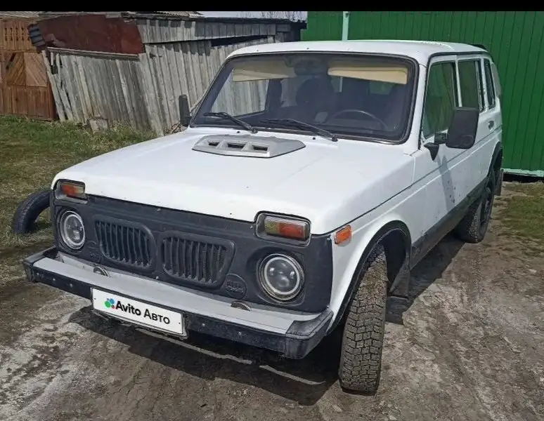 Продам Ниву 5 дверку 2005 - Легковые автомобили (Авто) в Омск