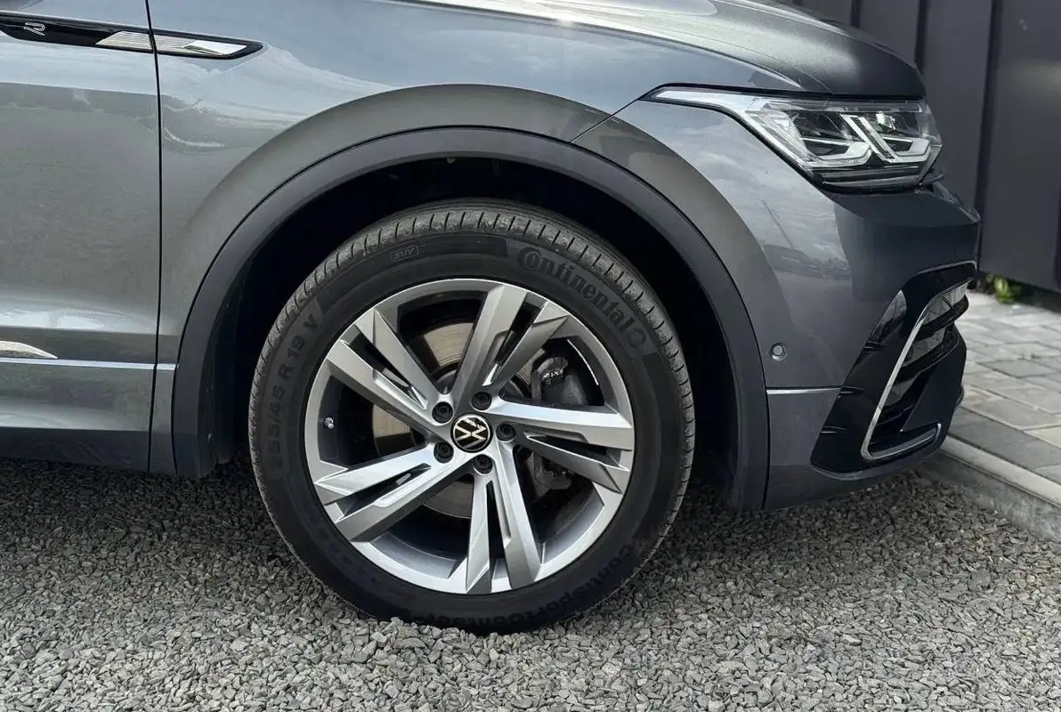 Volkswagen Tiguan Allspace 2022 - Внедорожник / Кроссовер (Авто) в Омск