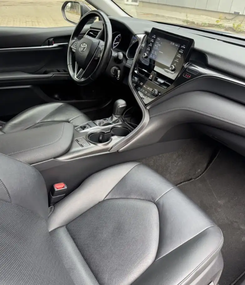 Toyota Camry 2021 - Авто в Омск