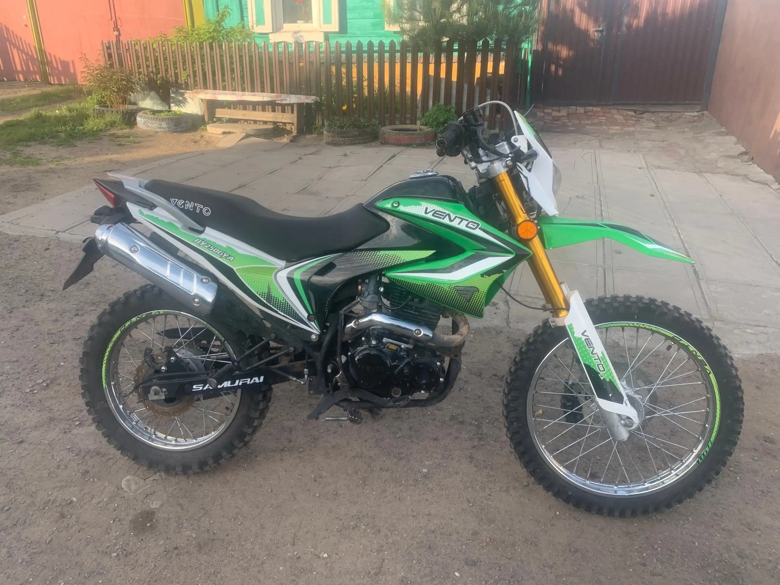 Продам эндурик 250 кубов - Мотоциклы (Авто) в Омск