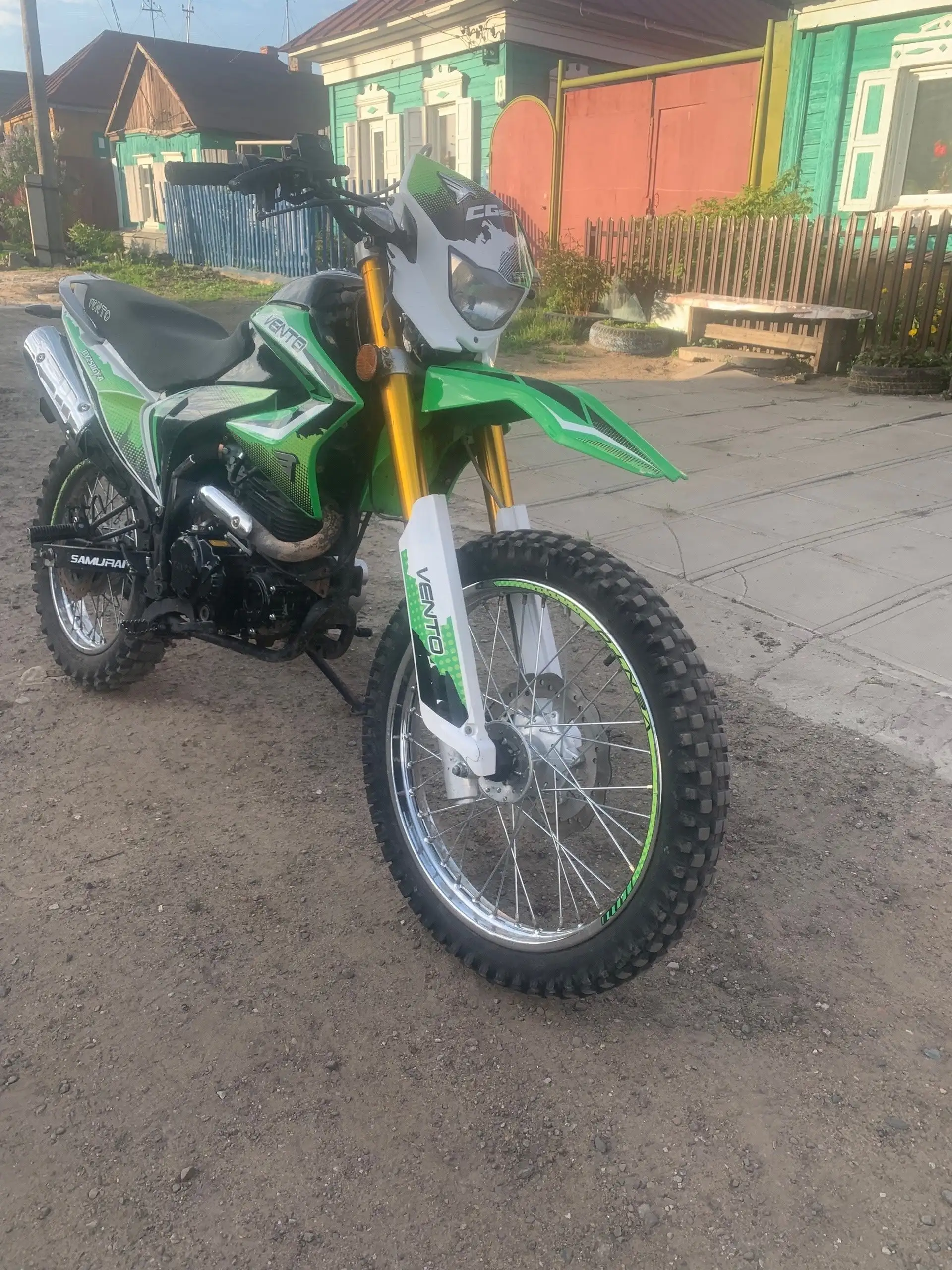 Продам эндурик 250 кубов - Мотоциклы (Авто) в Омск