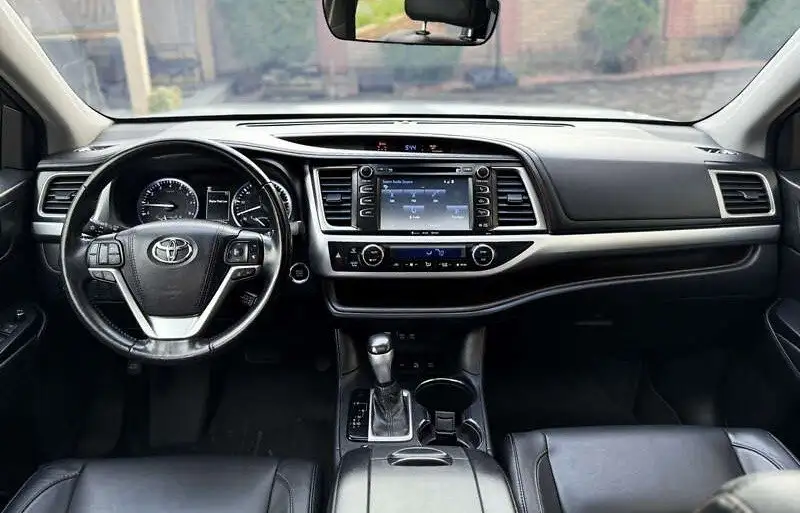 Toyota Highlander 2017 - Toyota Highlander (Авто) в Омск