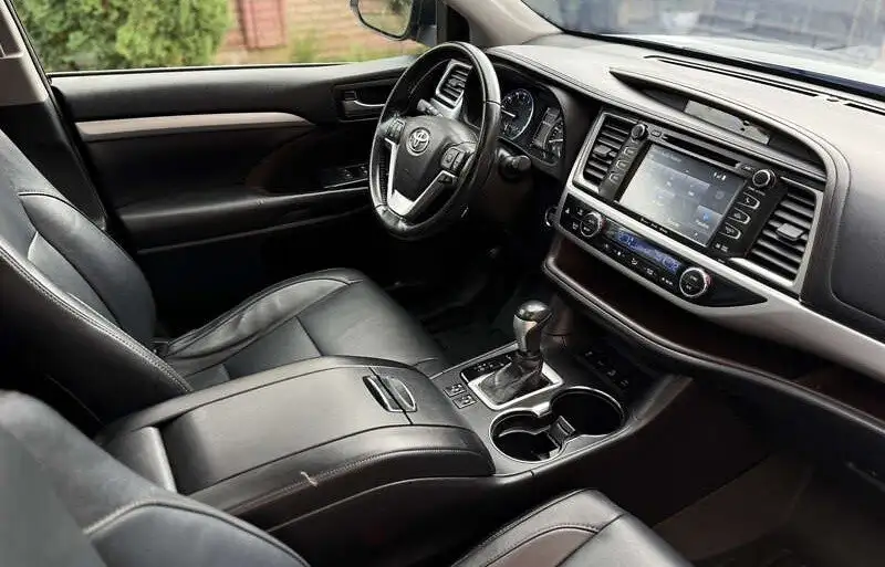Toyota Highlander 2017 - Toyota Highlander (Авто) в Омск