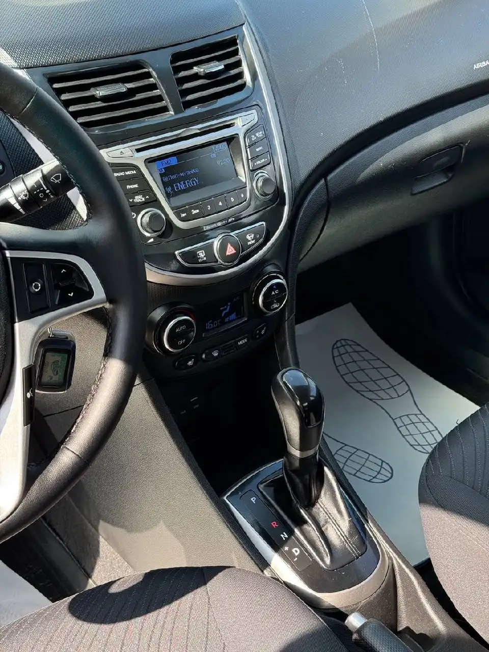 Hyundai Solaris 2015 продажа - Легковые автомобили (Авто) в Казань