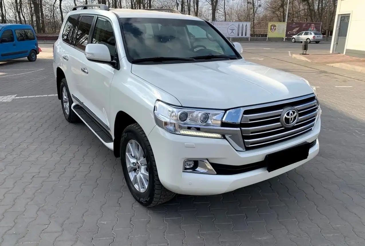Toyota Land Cruiser 200 2017 - Внедорожник (Авто) в Омск
