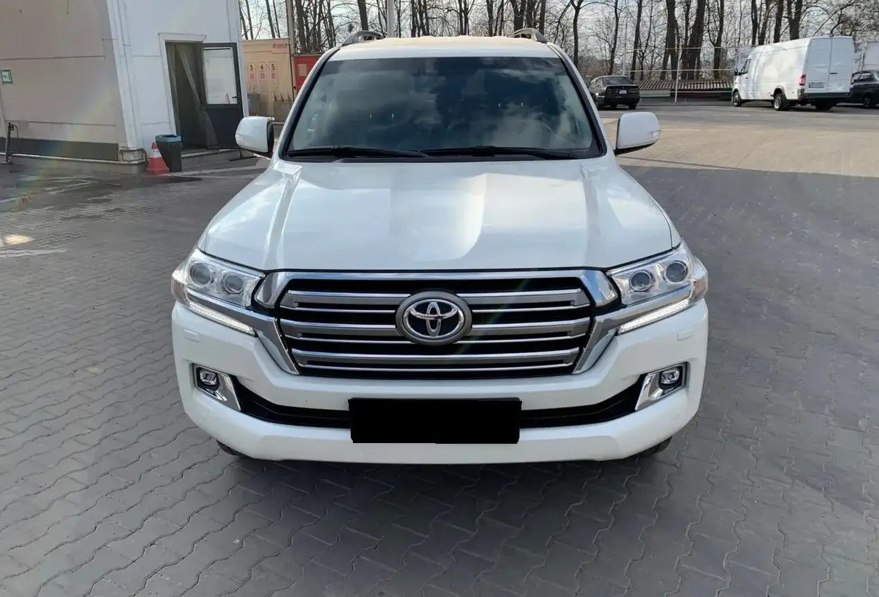 Toyota Land Cruiser 200 2017 - Внедорожник (Авто) в Омск