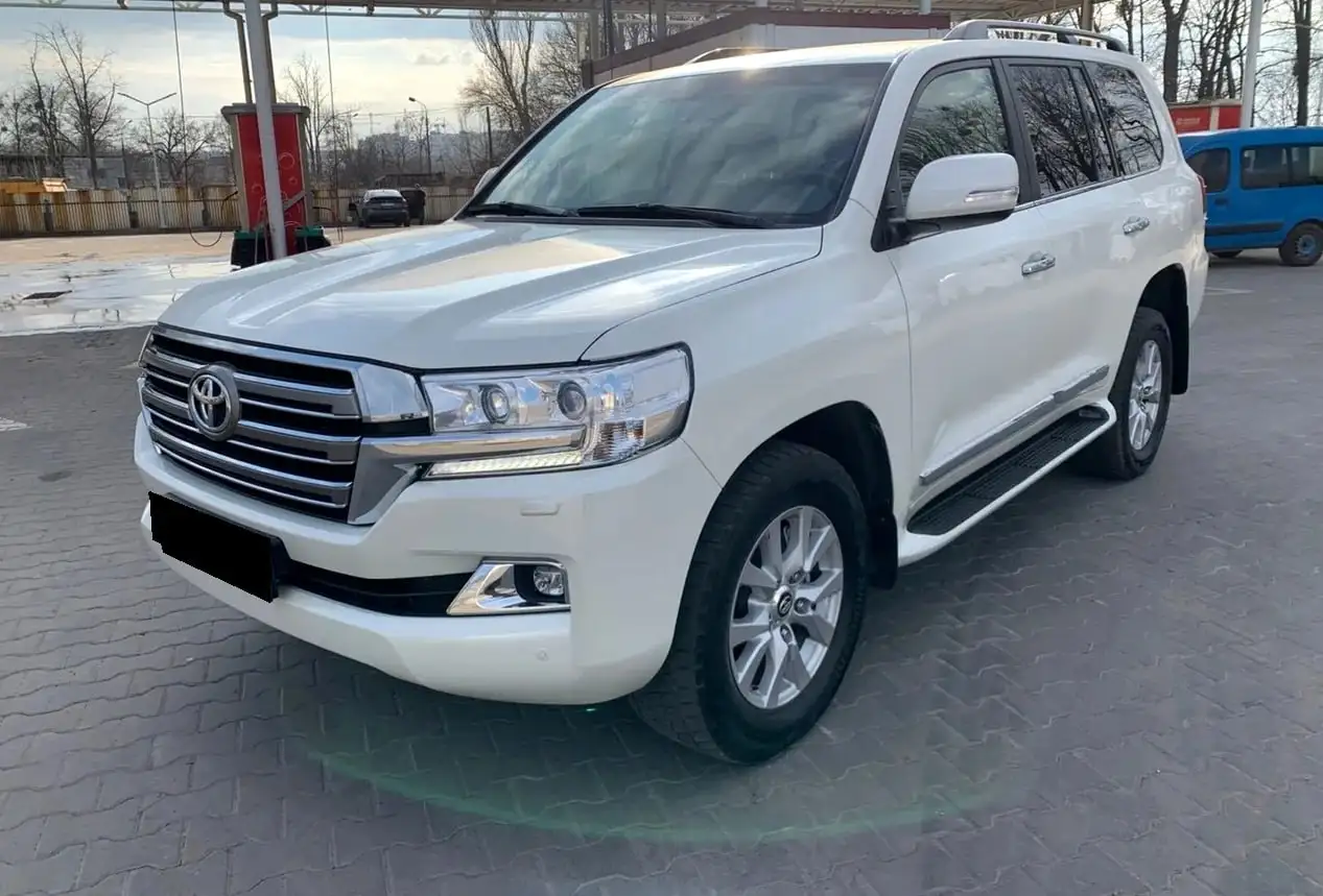 Toyota Land Cruiser 200 2017 - Внедорожник (Авто) в Омск