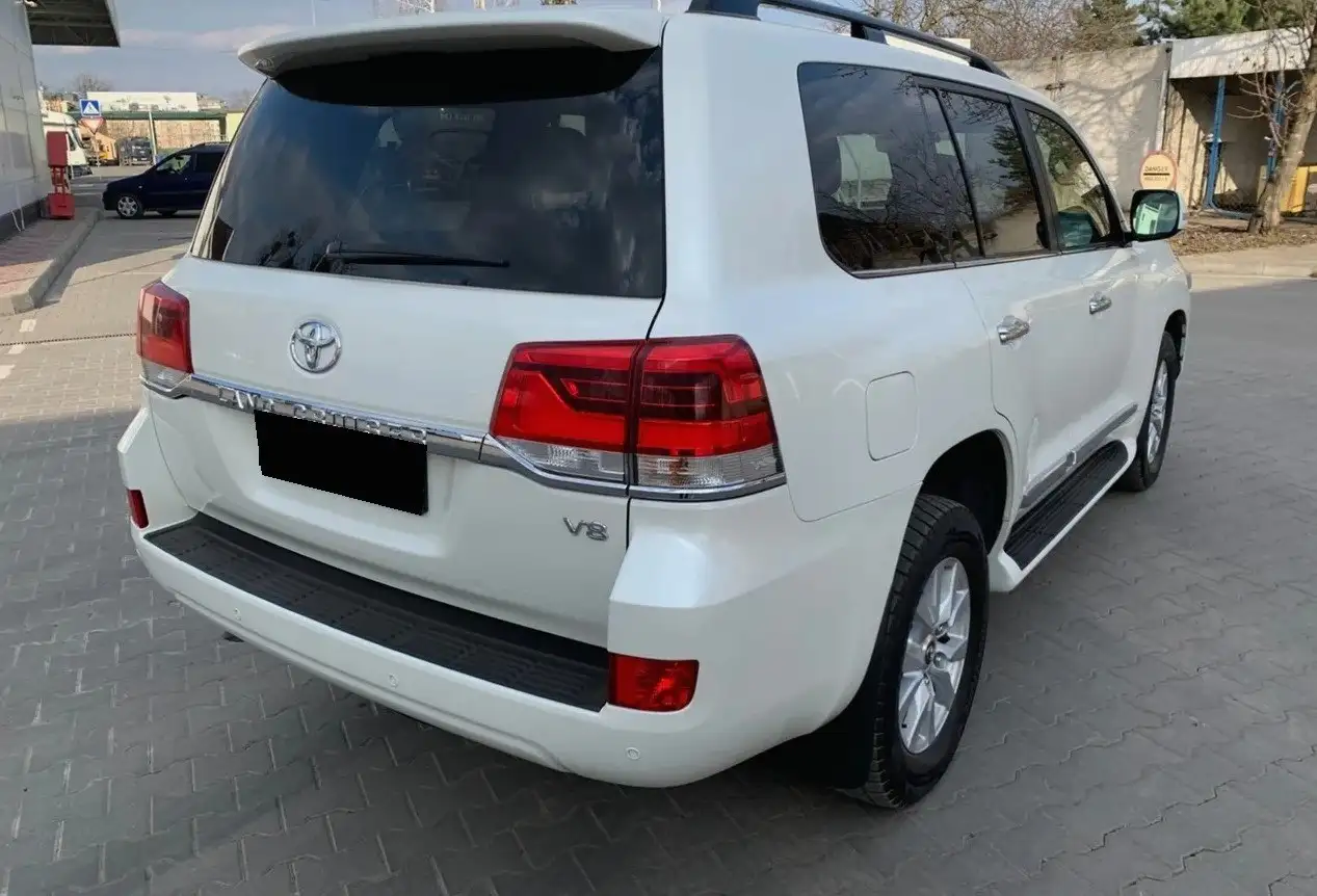 Toyota Land Cruiser 200 2017 - Внедорожник (Авто) в Омск