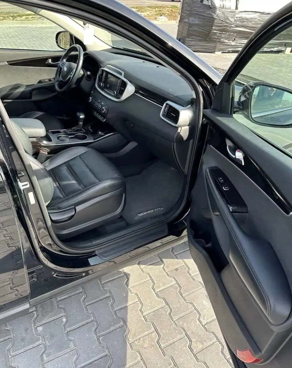 Kia Sorento 2018 - Авто в Омск