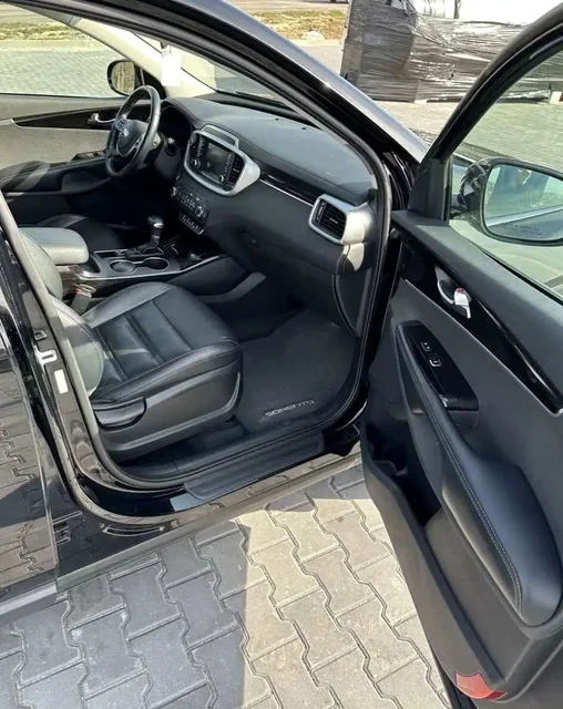 Kia Sorento 2018 - Авто в Омск