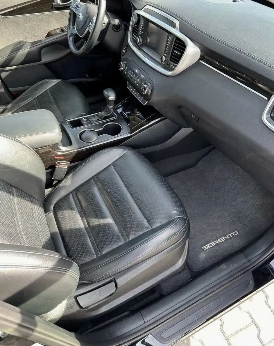 Kia Sorento 2018 - Авто в Омск