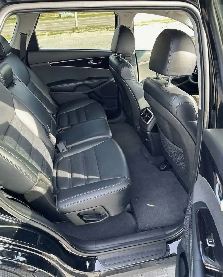 Kia Sorento 2018 - Авто в Омск