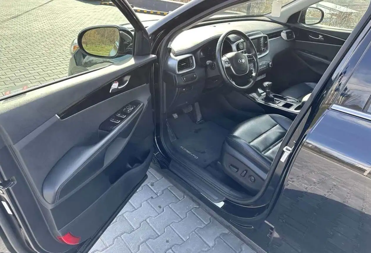 Kia Sorento 2018 - Авто в Омск