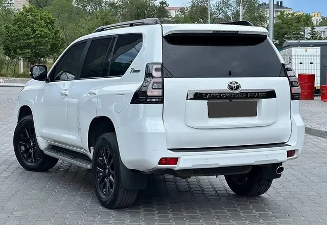 Toyota Land Cruiser Prado 2021 - Авто в Омск