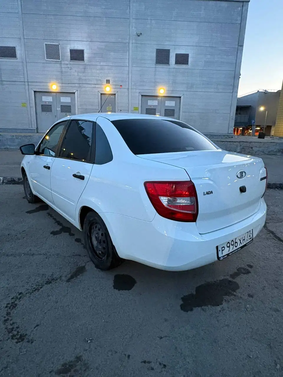 Лада Гранта 2017 - Легковые автомобили (Авто) в Омск