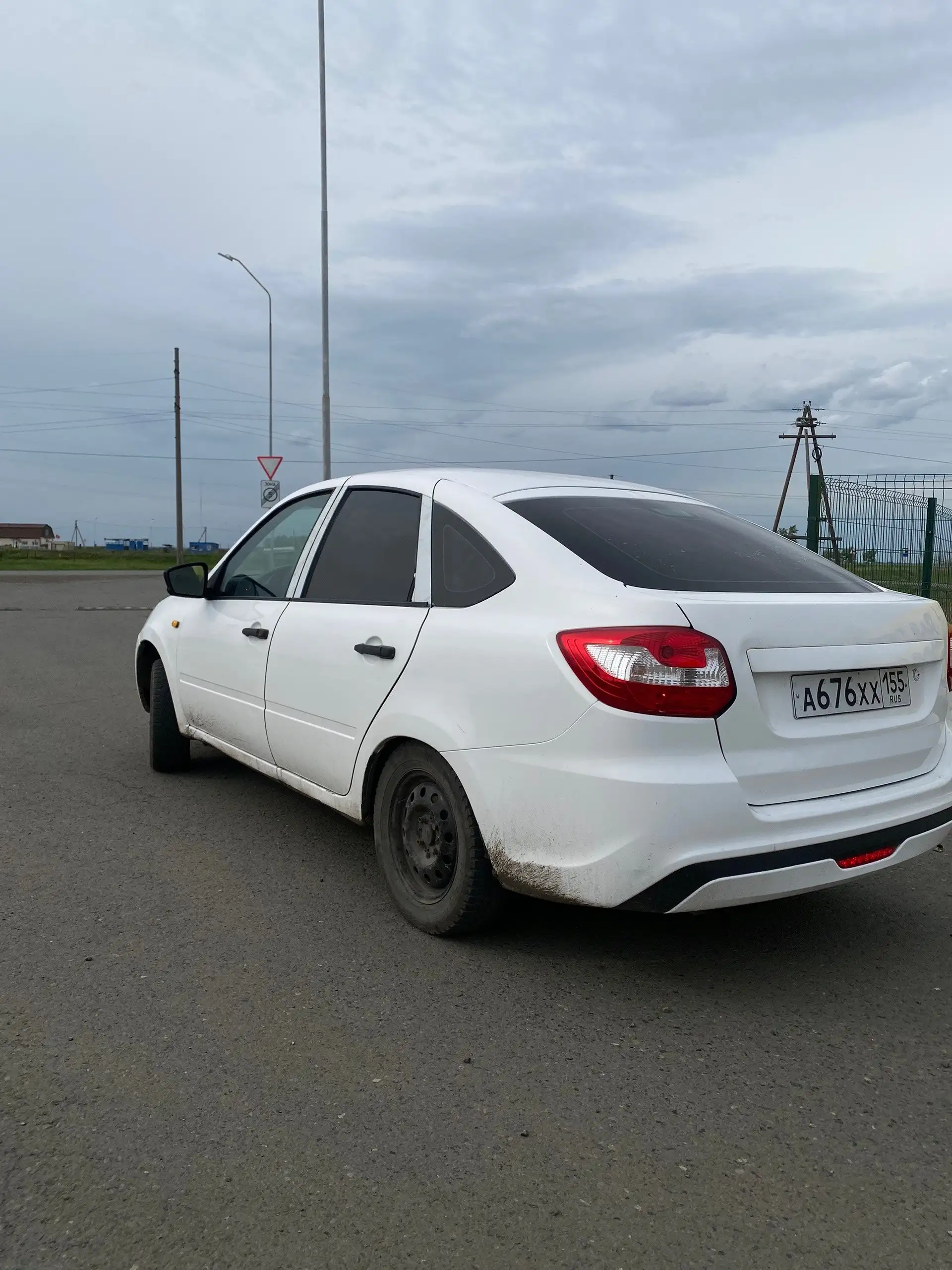 Продажа Лада Гранта Лифтбек 2016 - Легковые автомобили (Авто) в Омск