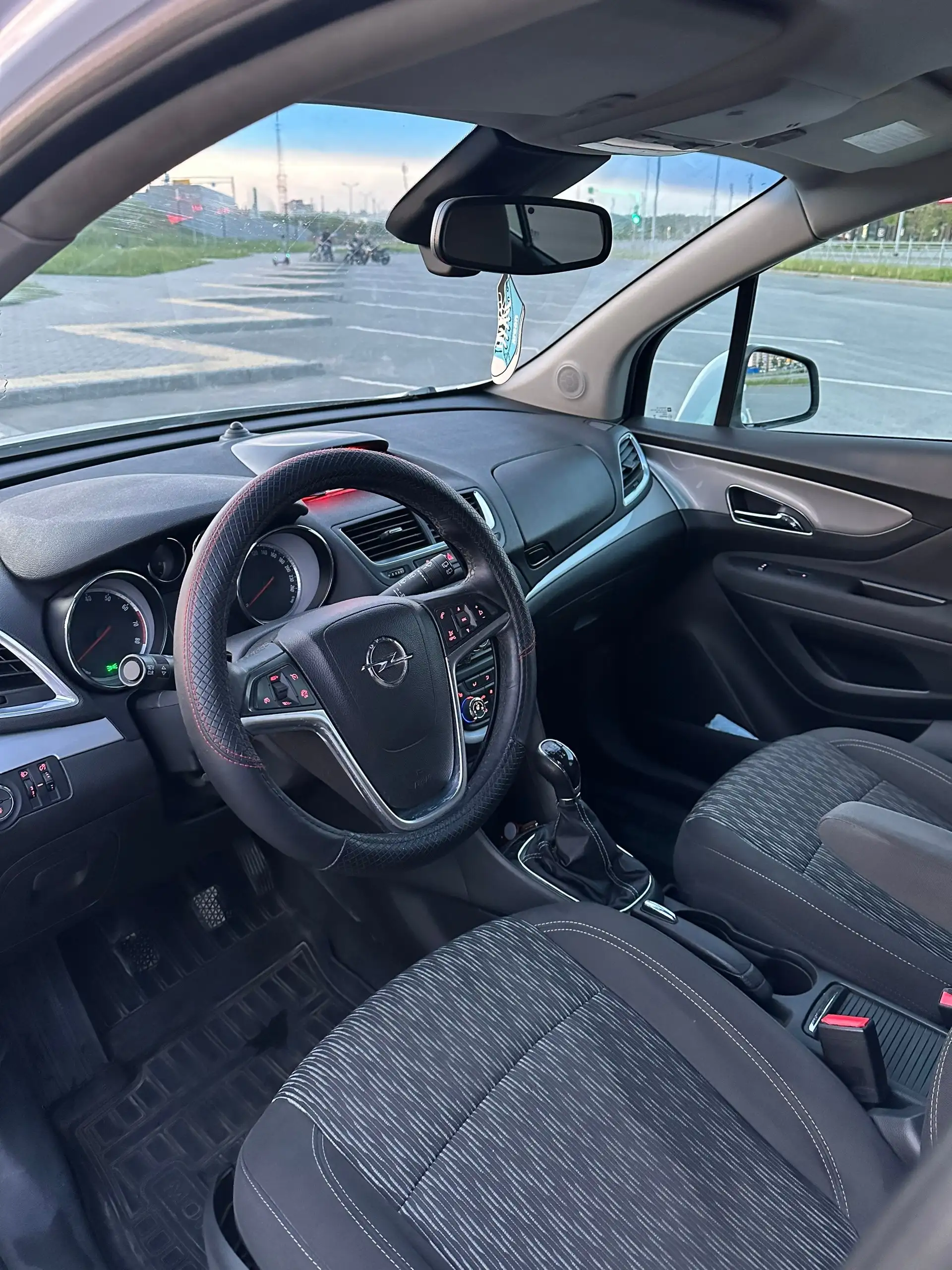Opel Mokka 2014 - Автомобили (Авто) в Омск