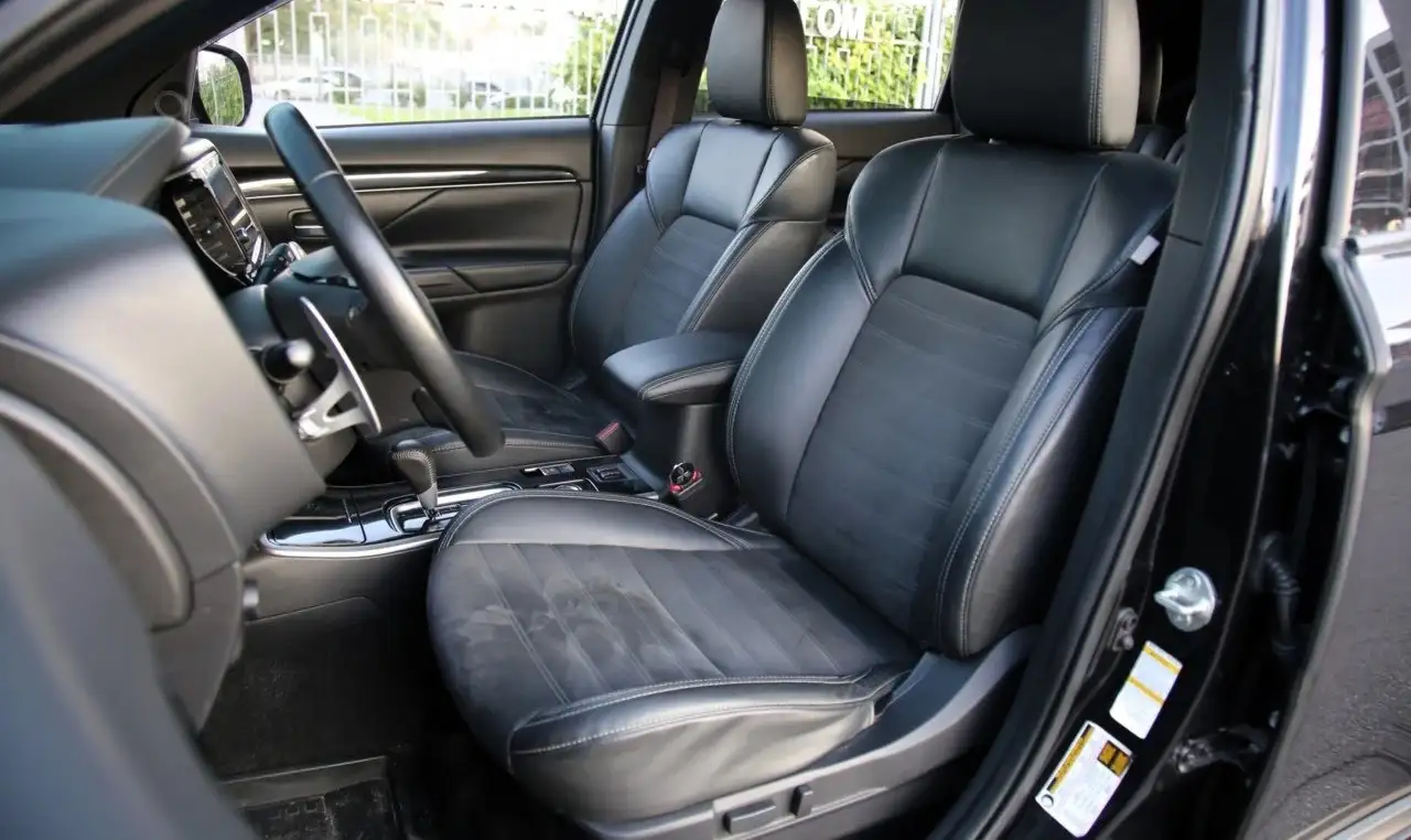 Продам Mitsubishi Outlander 2018 - Внедорожник (Авто) в Омск