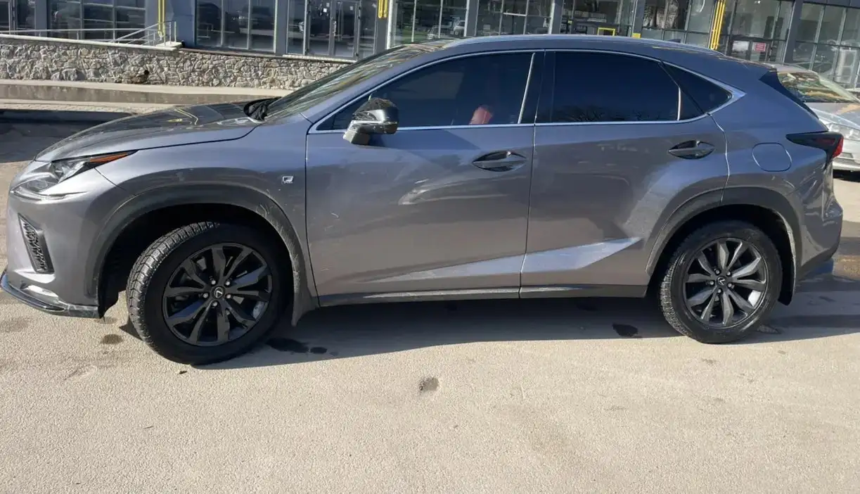 Лексус NX 2018, F-Sport, полный привод - Легковые автомобили (Авто) в Омск