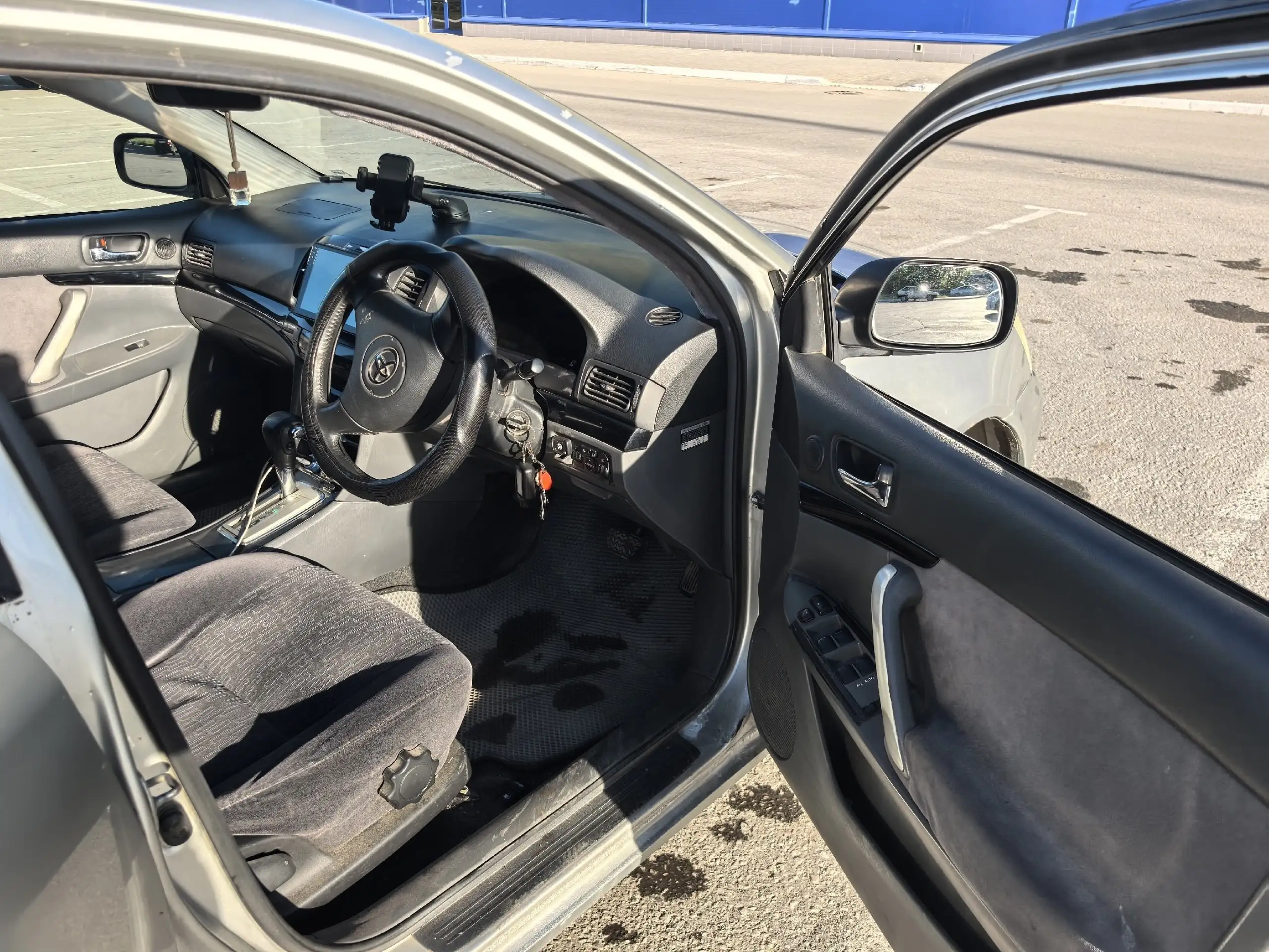 Продам Toyota - Легковые автомобили (Авто) в Омск