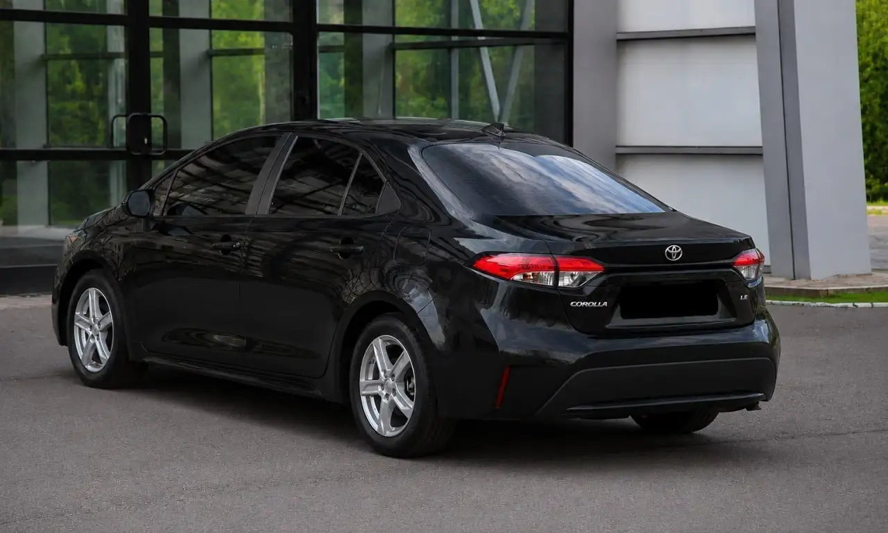 Toyota Corolla 2019 1.8 Hybrid - Легковые автомобили (Авто) в Омск