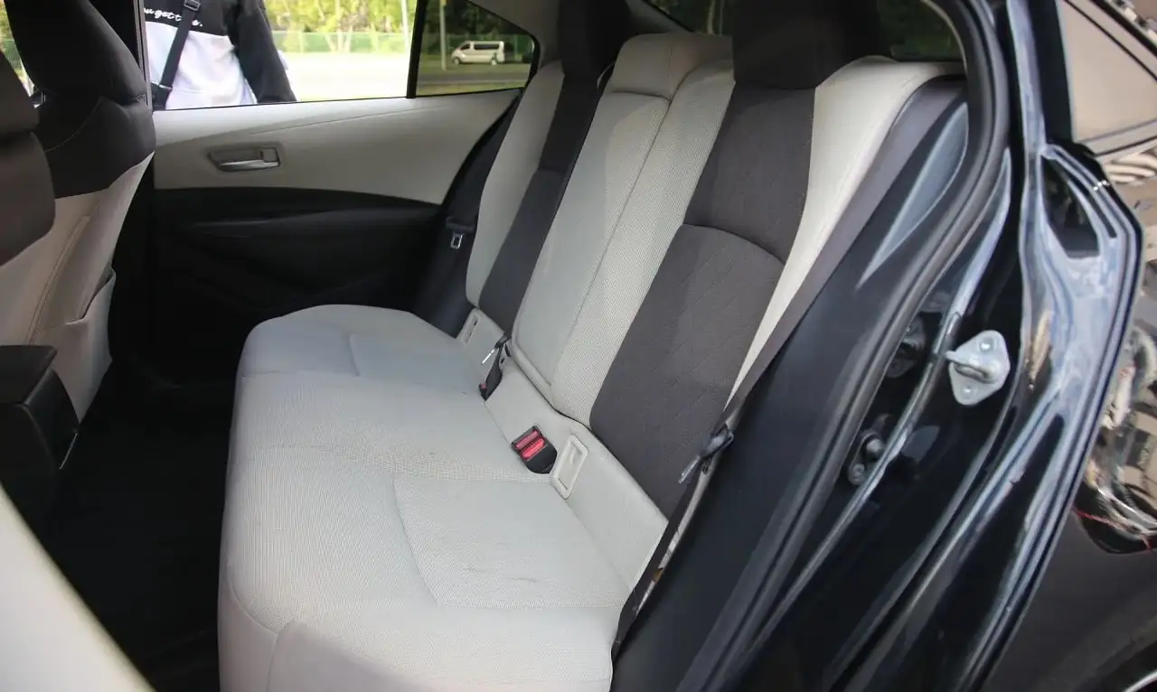 Toyota Corolla 2019 1.8 Hybrid - Легковые автомобили (Авто) в Омск