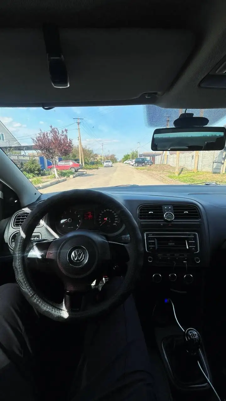 Volkswagen Polo 2010 - Легковые автомобили (Авто) в Омск