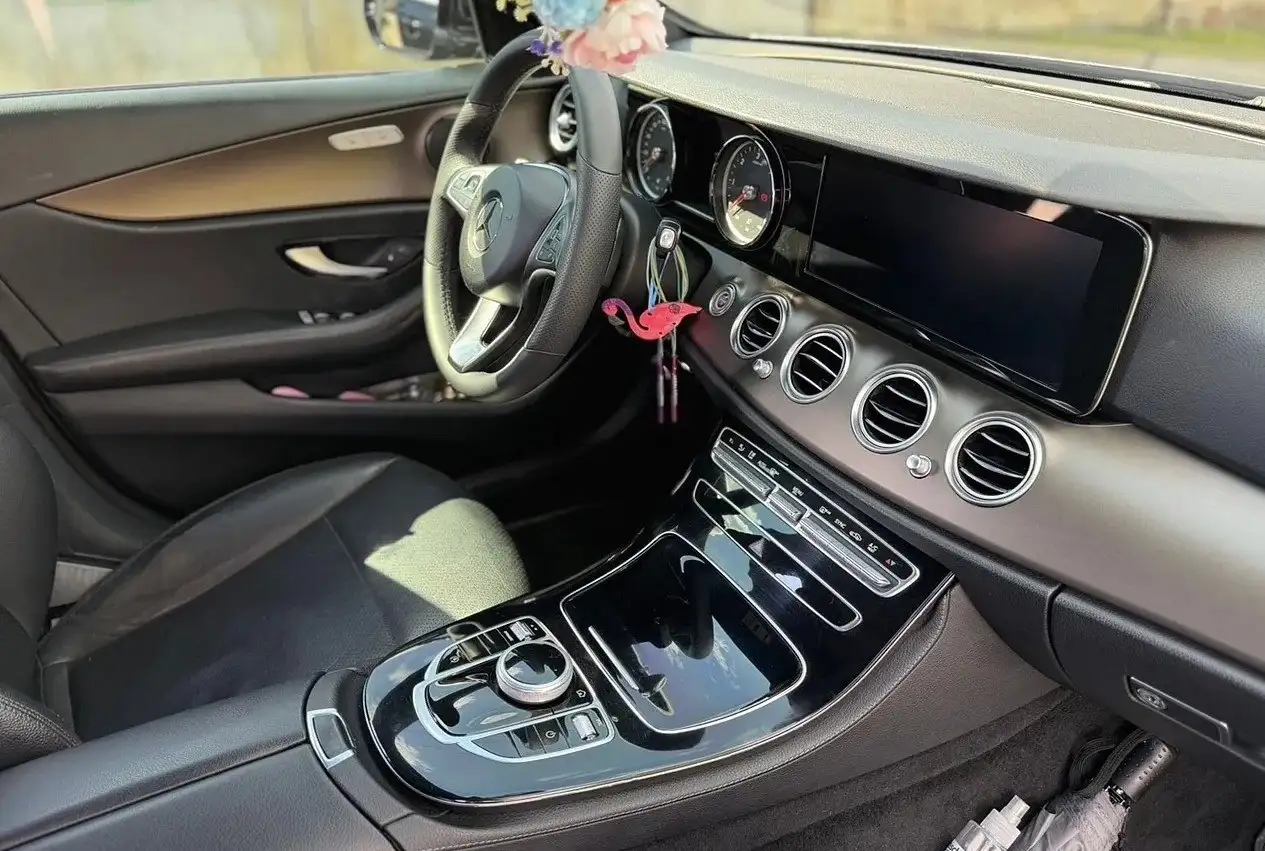 Mercedes-Benz E-Class 2017 - Авто в Омск