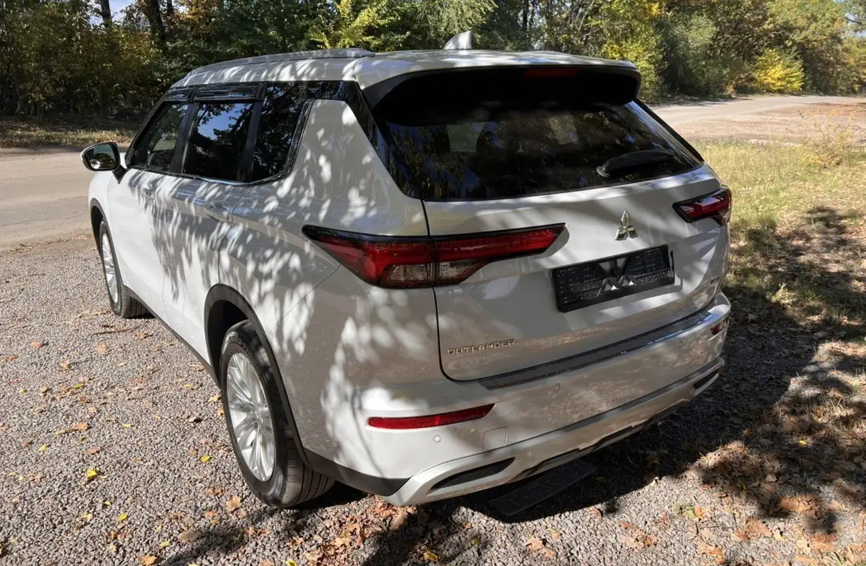 Mitsubishi Outlander IV (2022) - Внедорожники (Авто) в Омск