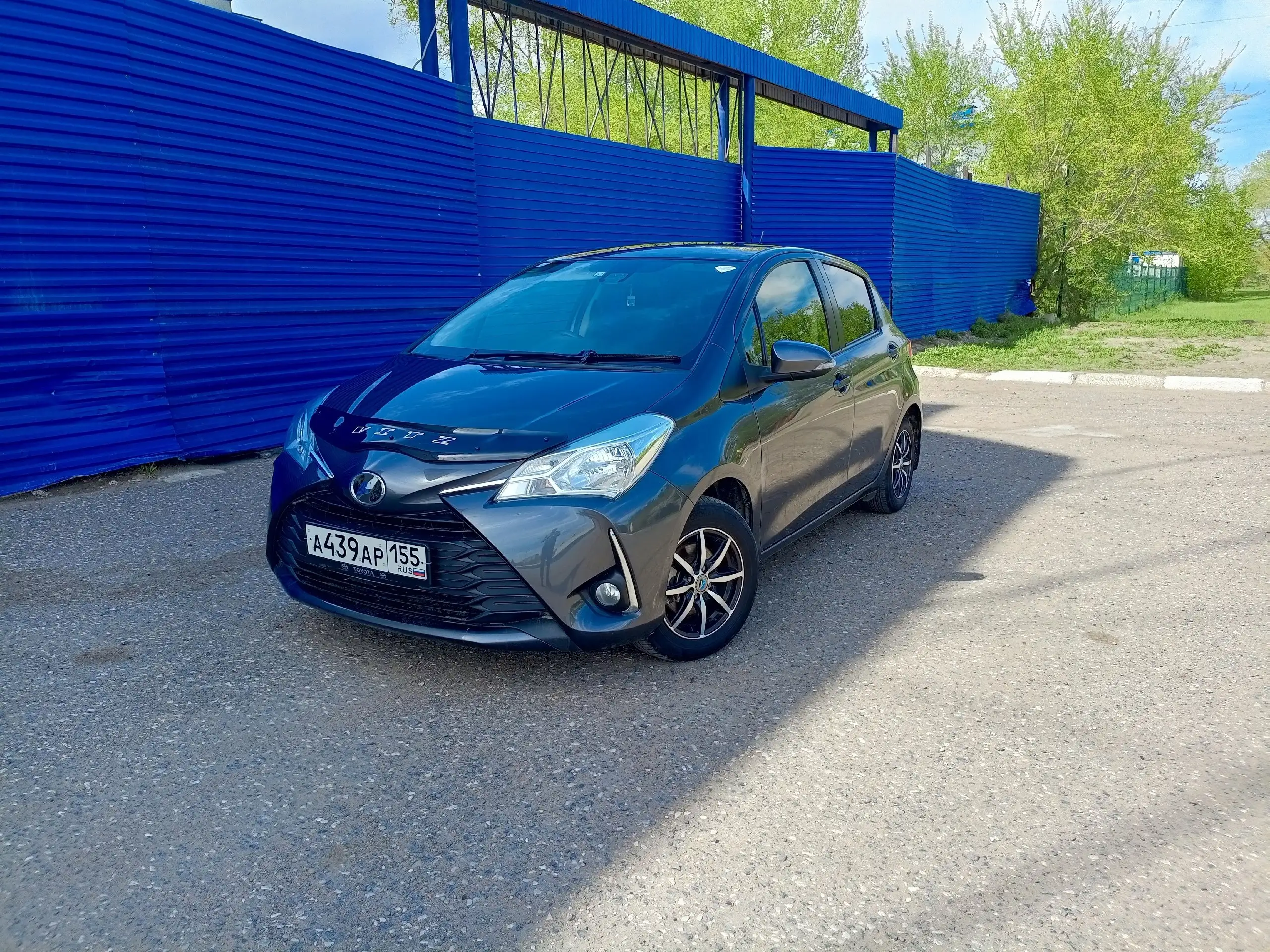 Toyota Vitz 2017 года в отличном состоянии - Легковые автомобили (Авто) в Омск