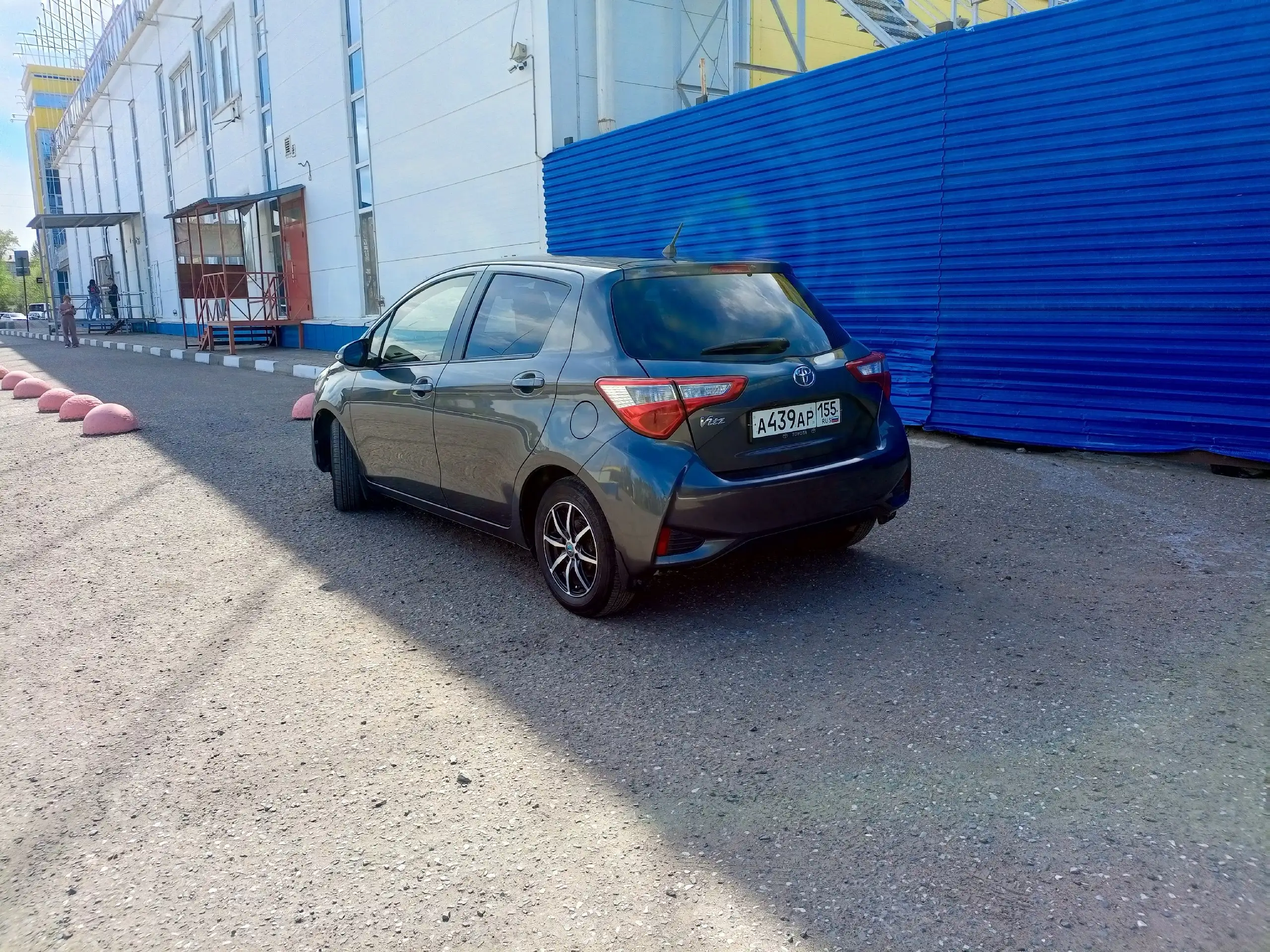 Toyota Vitz 2017 года в отличном состоянии - Легковые автомобили (Авто) в Омск