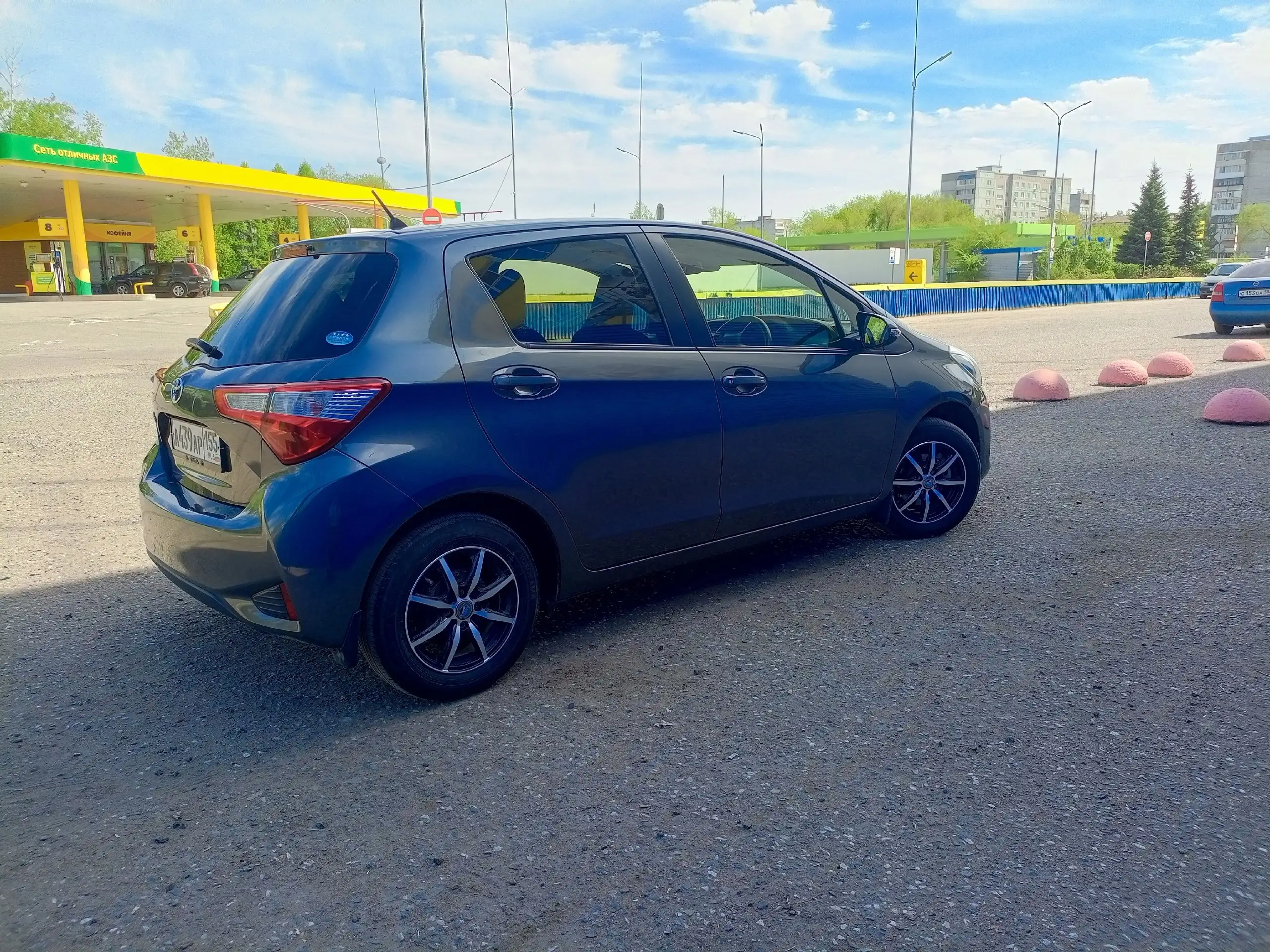 Toyota Vitz 2017 года в отличном состоянии - Легковые автомобили (Авто) в Омск