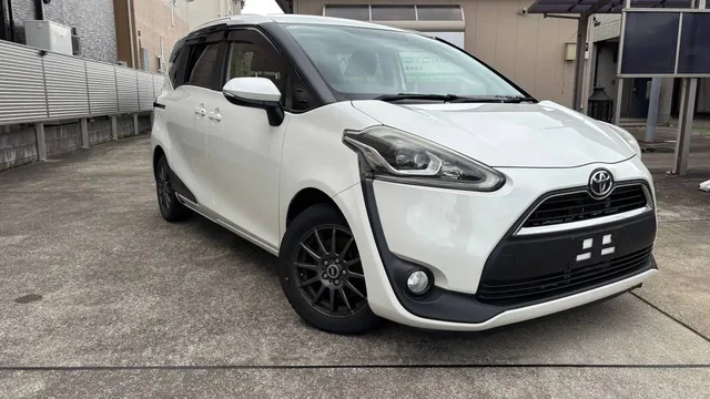 Toyota Sienta G 2015 1.5 AT - Volkswagen Passat B5 в Омск