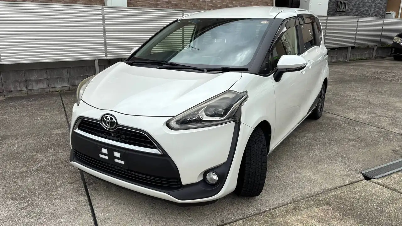 Toyota Sienta G 2015 1.5 AT - Авто в Омск