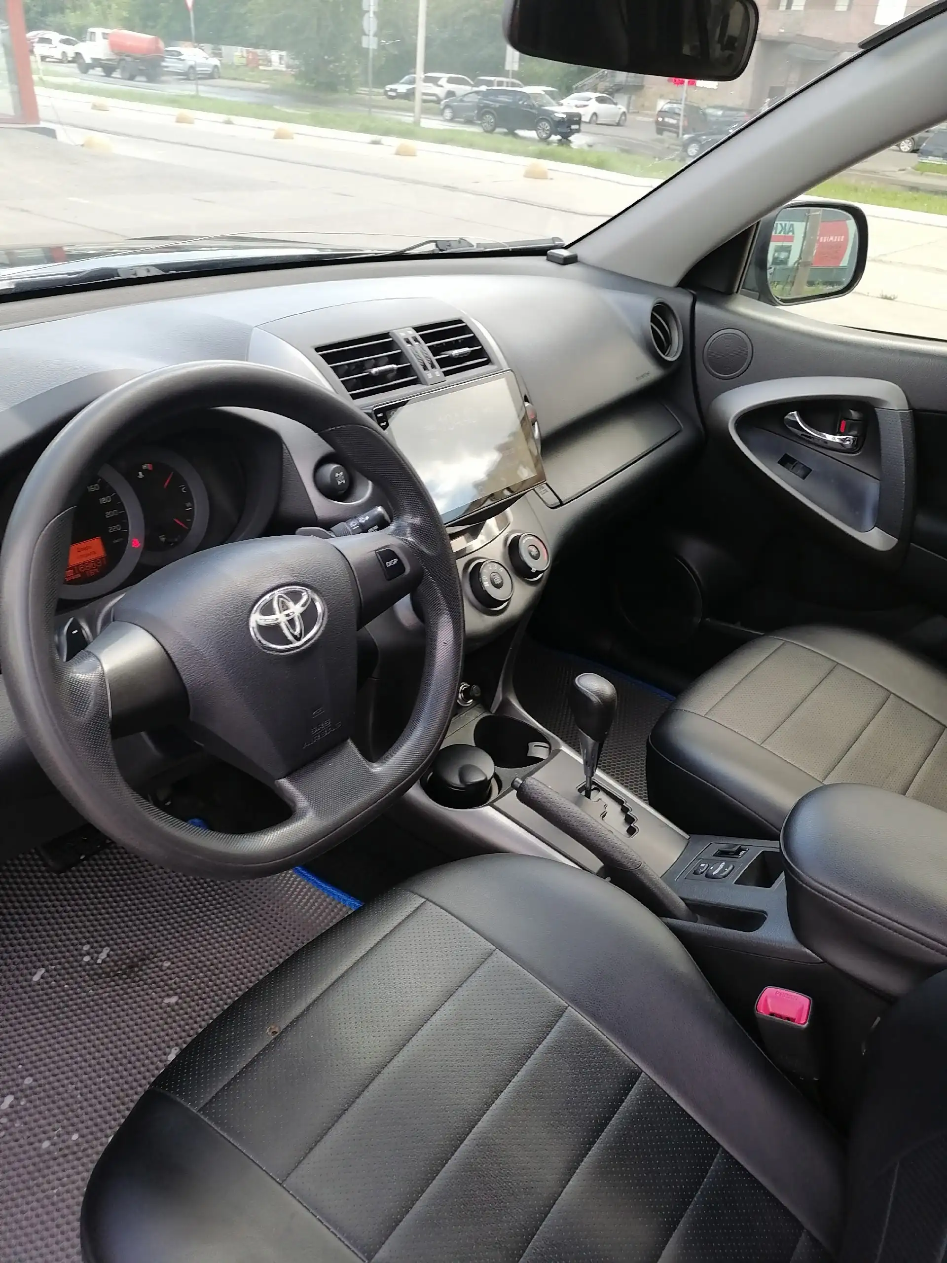 Toyota RAV4 2012 года - Легковые автомобили (Авто) в Омск