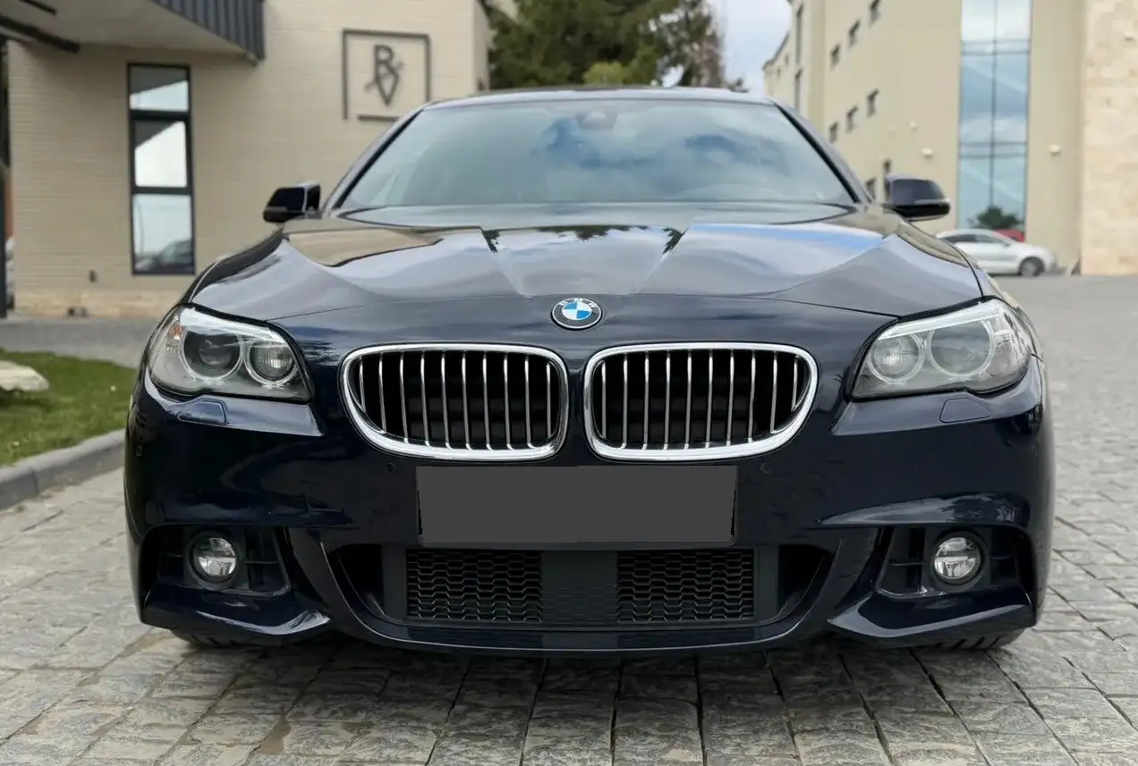 BMW 5 Series F10 2016 - Легковые автомобили (Авто) в Омск