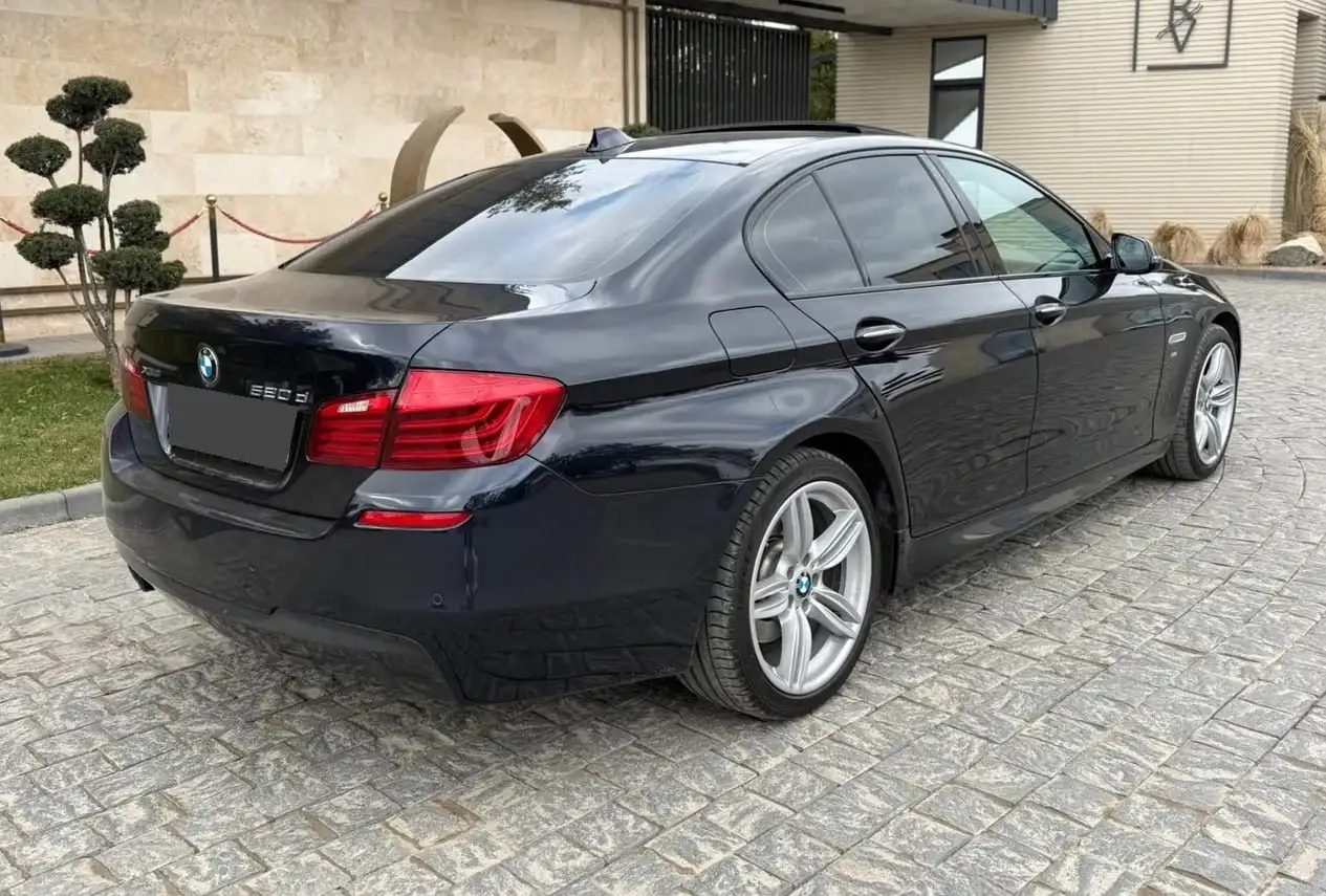 BMW 5 Series F10 2016 - Легковые автомобили (Авто) в Омск