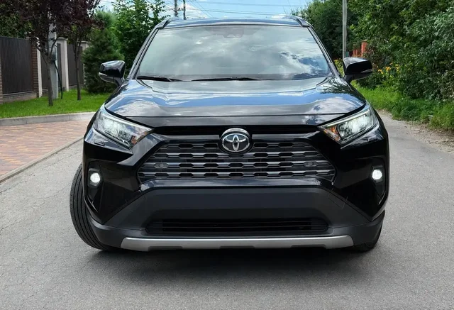 Toyota RAV4 2022 2.0 AWD - Внедорожники и кроссоверы в Омск