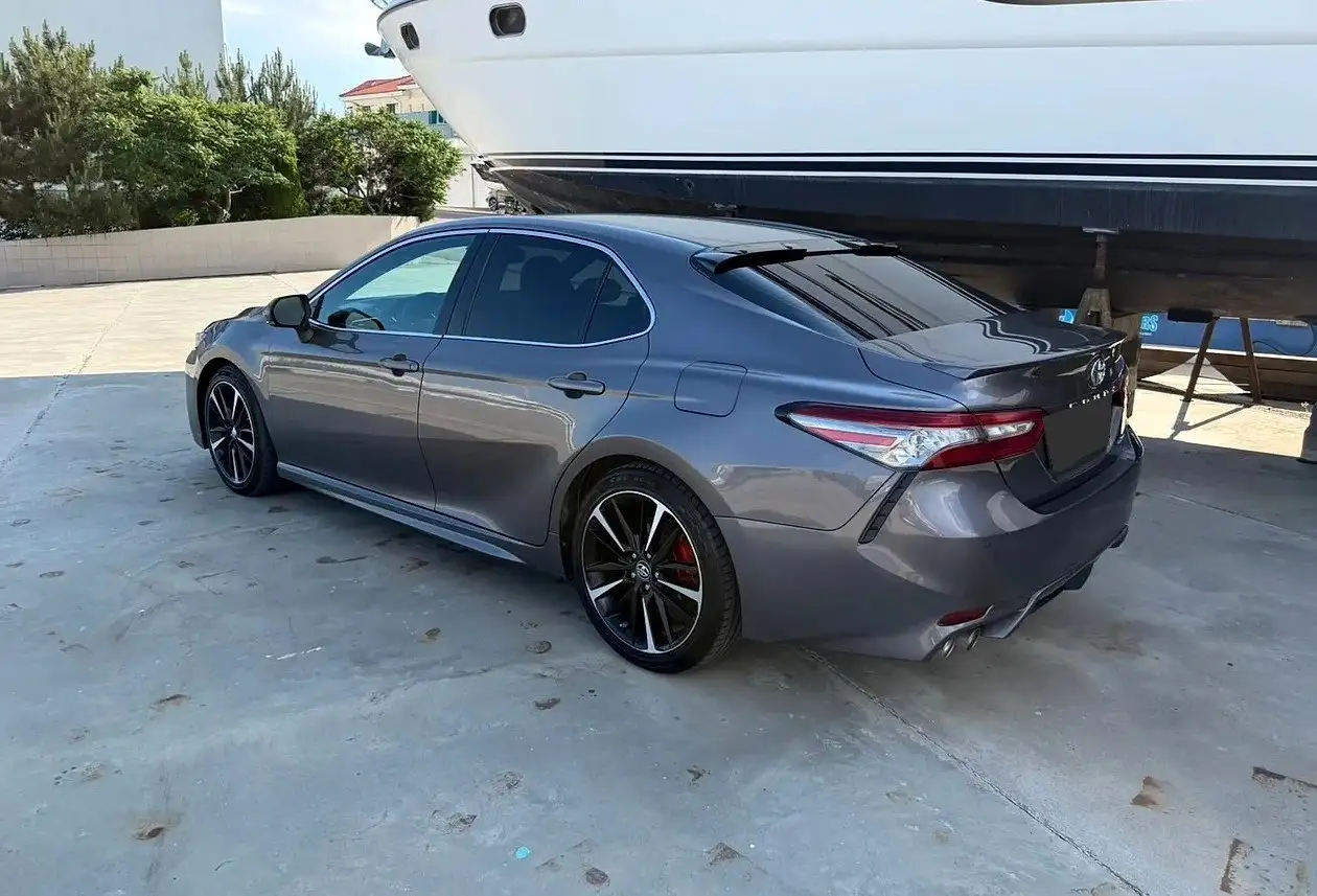 Toyota Camry 2018 в Омске - Легковые авто (Авто) в Омск