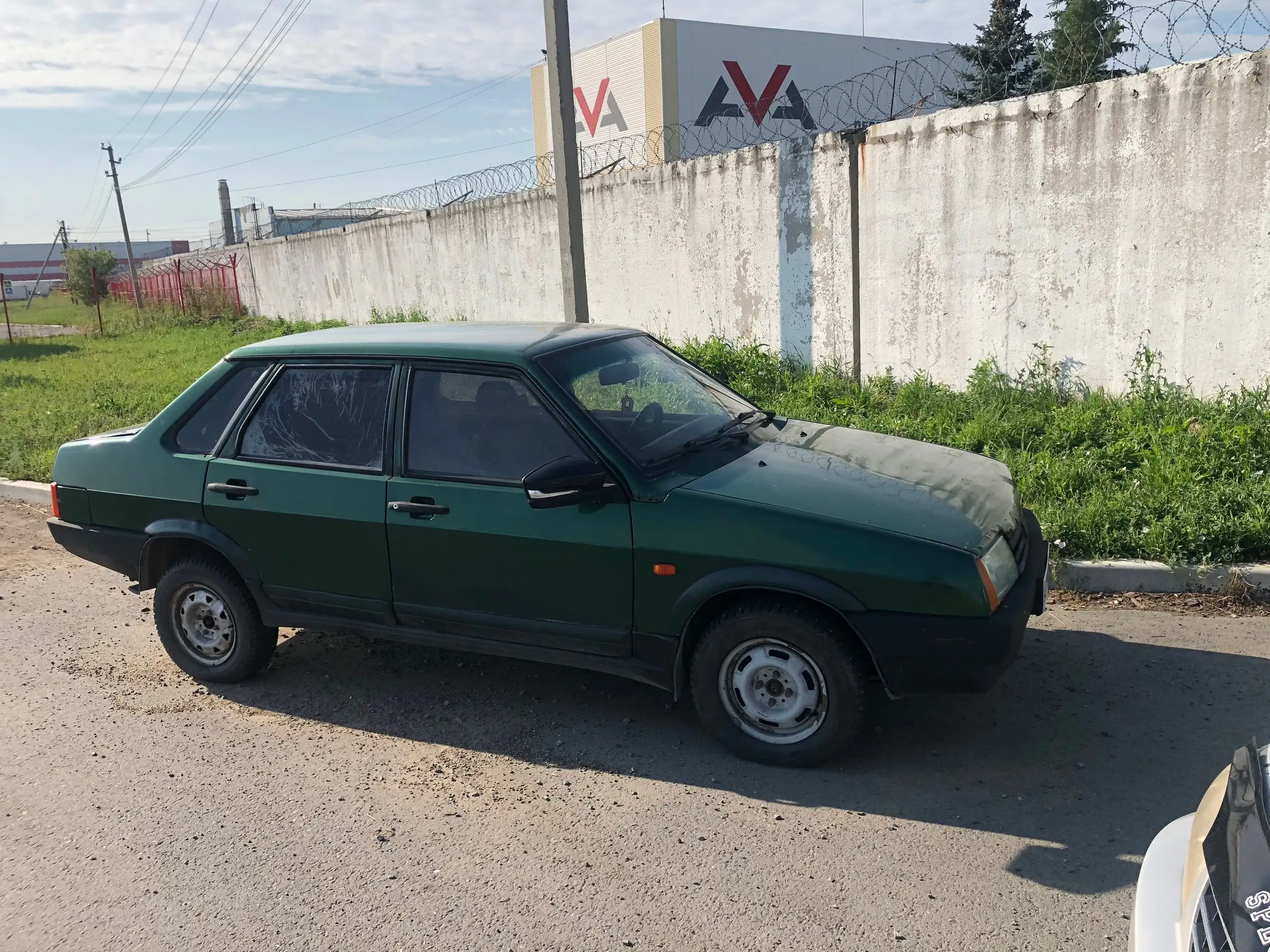 Продам авто, нужен ремонт кузова. Бензин. - Авто в Омск
